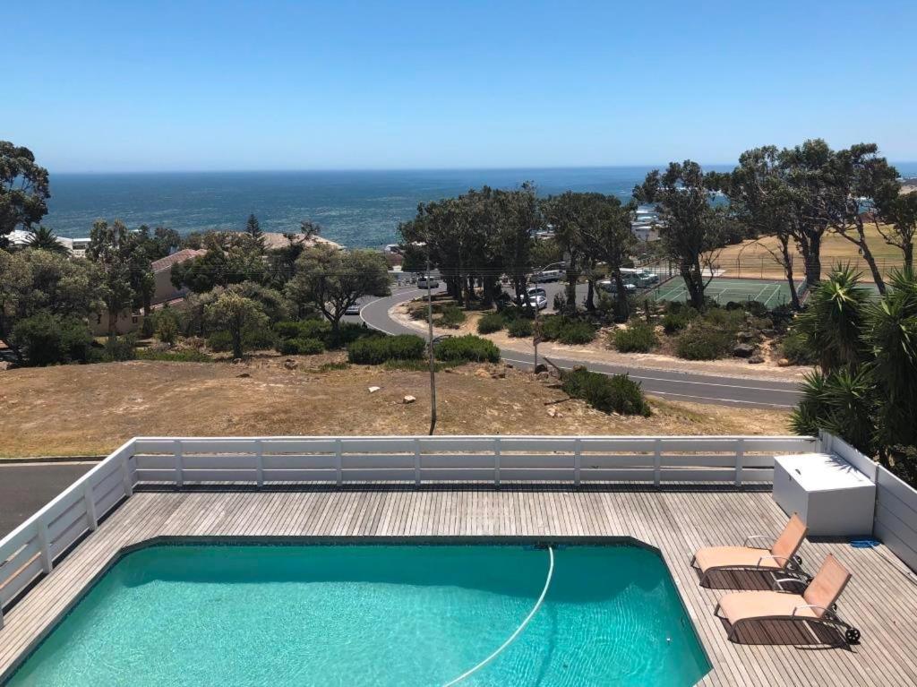 Apartament Bright Camps Bay Loft With Stunning Views And Shared Pool Kapsztad Zewnętrze zdjęcie